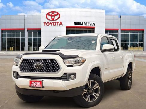 Used 2019 Toyota Tacoma TRD Sport w/ Technology Package RWD image 1