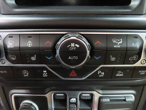 Used 2020 Jeep Gladiator Rubicon w/ Uconnect 4C Nav & Sound Group image 55