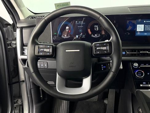 Used 2025 Hyundai Santa Fe SEL FWD image 15