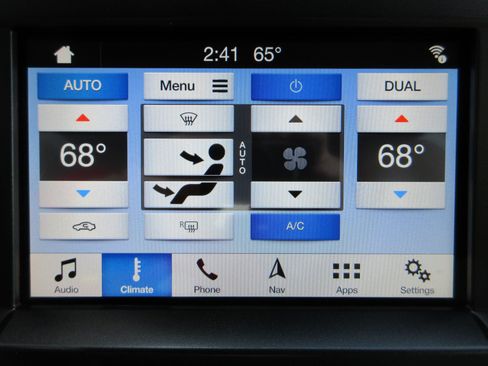 Used 2019 Ford F150 Lariat w/ Equipment Group 502A Luxury AWD/4WD image 41