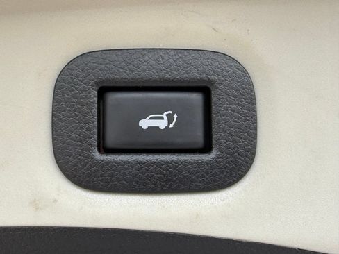 Used 2020 Nissan Rogue SV AWD/4WD image 38