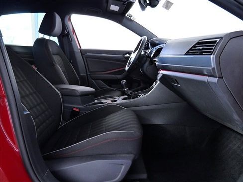 Used 2019 Volkswagen Jetta GLI image 10