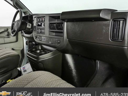 Certified 2025 Chevrolet Express 3500 LT w/ LT Preferred Equipment Group RWD image 18