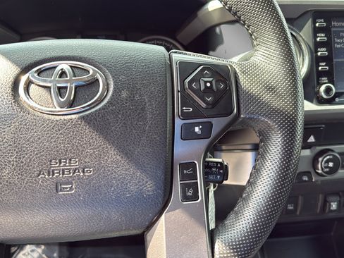 Used 2020 Toyota Tacoma SR5 AWD/4WD image 22