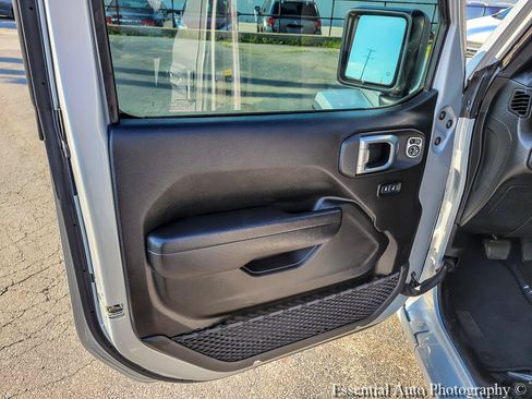 Used 2023 Jeep Gladiator Sport AWD/4WD image 27