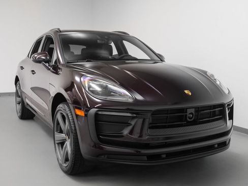 Used 2025 Porsche Macan image 8