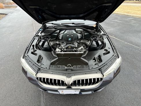 Used 2021 BMW M550i xDrive image 28