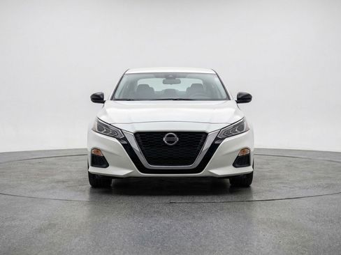 Used 2025 Nissan Altima 2.5 SV image 2