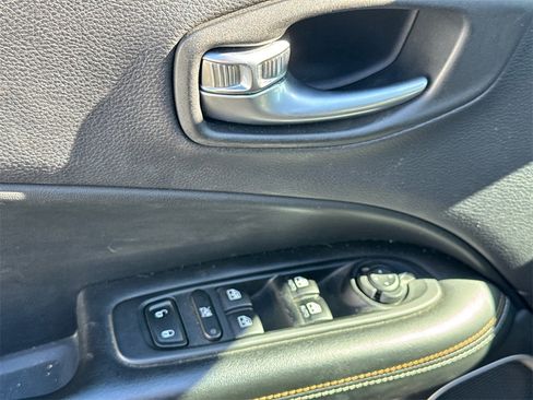 Used 2018 Jeep Compass Sport w/ Tech Group image 23