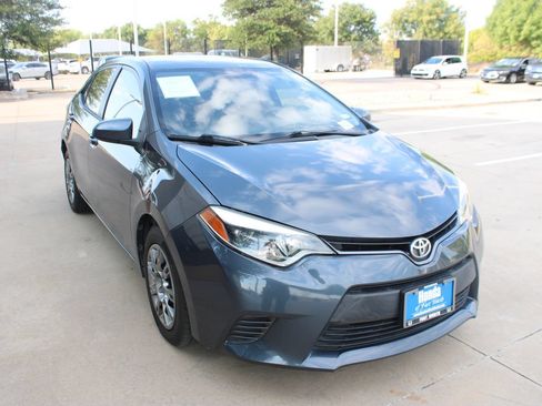 Used 2016 Toyota Corolla LE FWD image 8