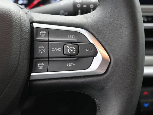 Used 2025 Jeep Compass Limited AWD/4WD image 35