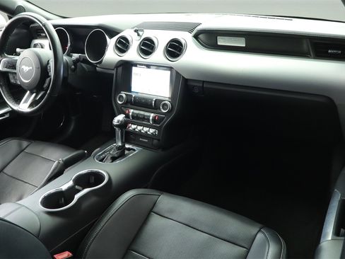 Used 2016 Ford Mustang Premium image 14