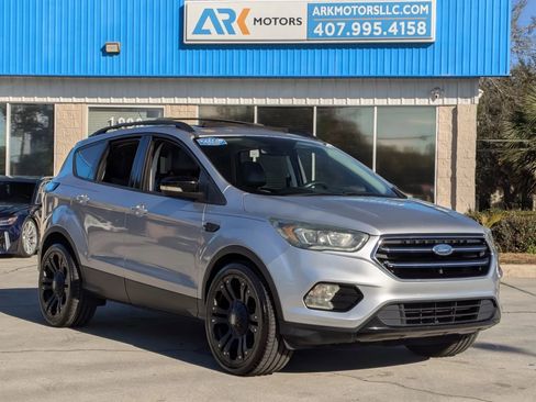 Used 2017 Ford Escape Titanium image 4