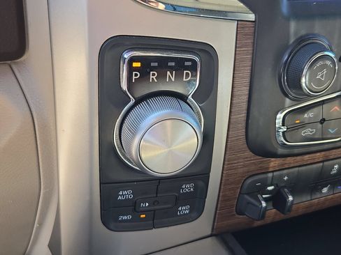 Used 2016 RAM 1500 Laramie w/ Convenience Group AWD/4WD image 18