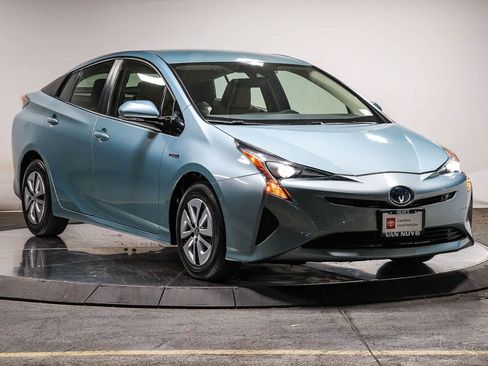 Certified 2018 Toyota Prius Two w/ Prius Two Safety Plus Package FWD image 6