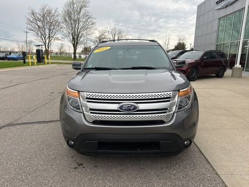 Used 2012 Ford Explorer XLT AWD/4WD image 2