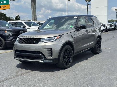 Used 2024 Land Rover Discovery Dynamic SE image 4