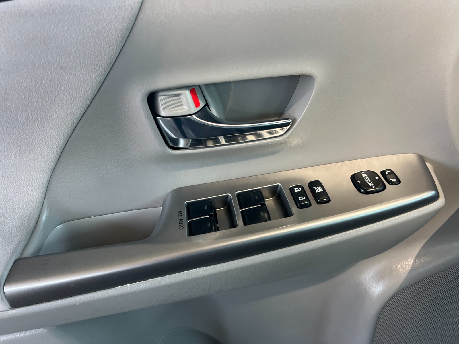 Used 2015 Toyota Prius V Three FWD image 10