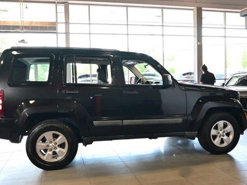 Used 2012 Jeep Liberty Sport AWD/4WD image 4