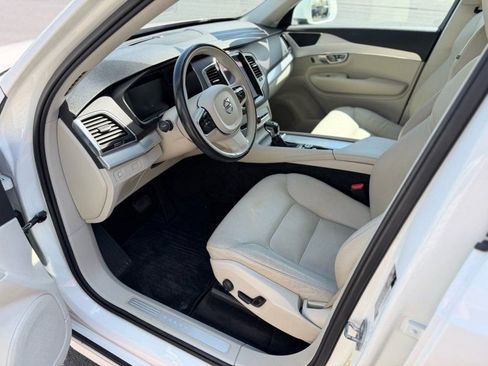 Used 2017 Volvo XC90 T5 Momentum w/ Vision Package image 9