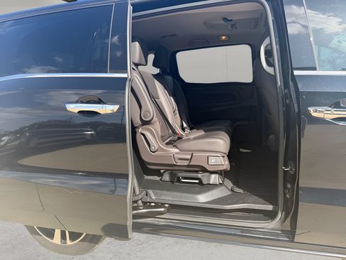 Used 2019 Honda Odyssey Elite image 9