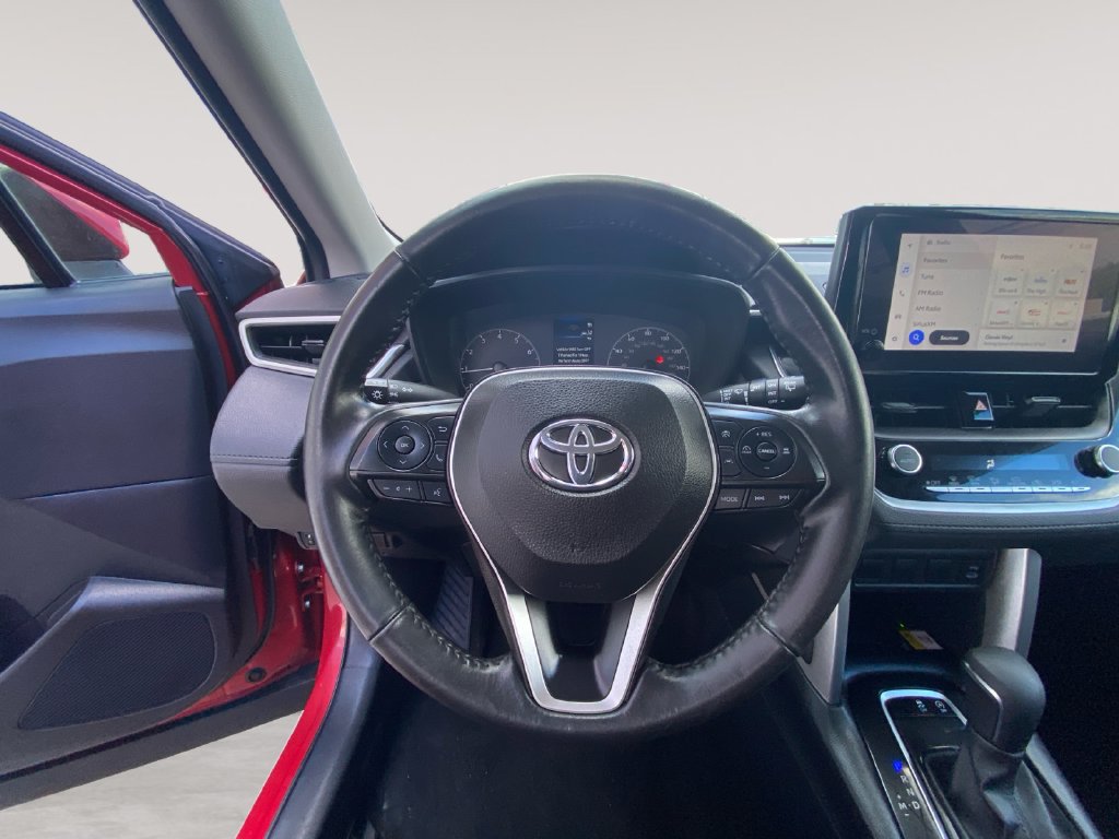 Used 2023 Toyota Corolla Cross LE AWD/4WD image 12
