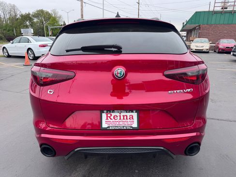 Used 2022 Alfa Romeo Stelvio Veloce AWD/4WD image 10