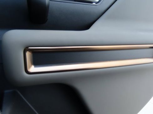 Used 2024 GMC Hummer EV 3X image 30