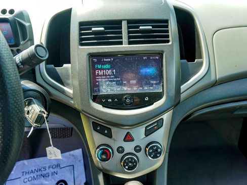 Used 2014 Chevrolet Sonic LT image 11