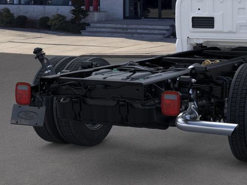 New 2025 Ford F450 XL w/ XL Chrome Package image 21