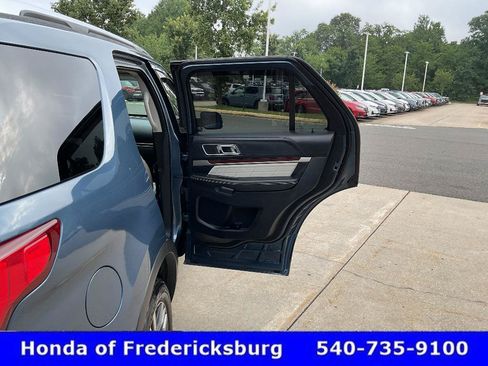 Used 2019 Ford Explorer Platinum AWD/4WD image 18