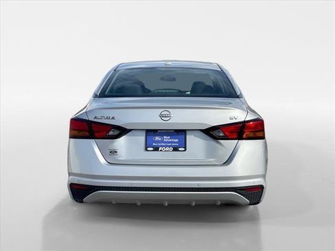 Used 2024 Nissan Altima 2.5 SV image 5