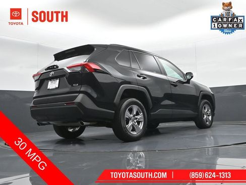 Used 2025 Toyota RAV4 XLE FWD image 36
