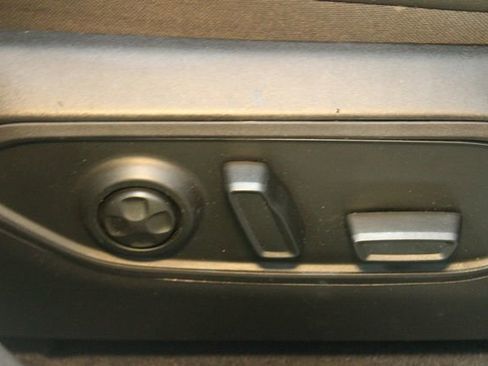 Used 2023 Jeep Grand Cherokee L Overland image 12