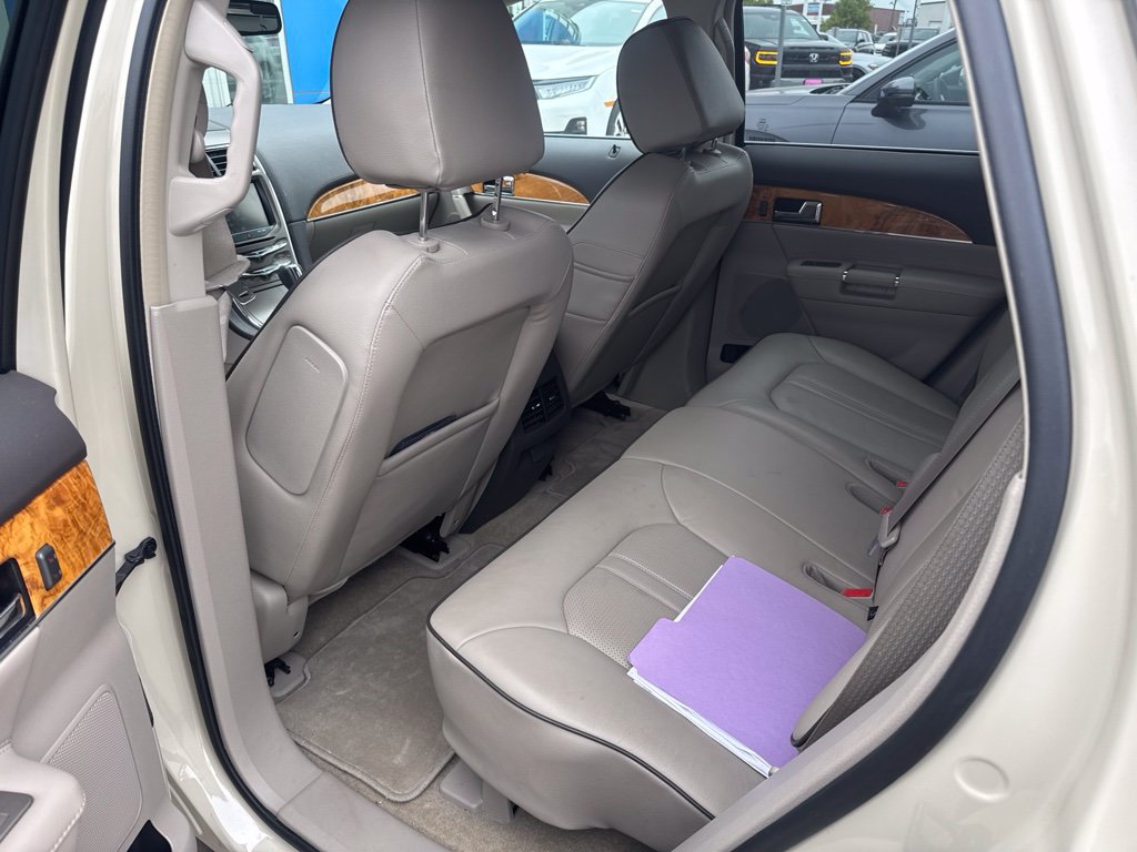 Used 2015 Lincoln MKX AWD w/ Equipment Group 101A image 13
