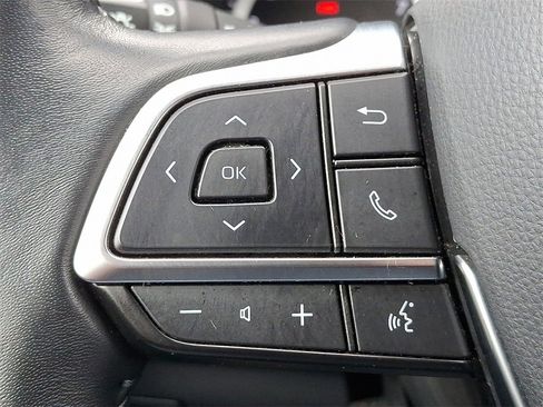 Used 2021 Toyota Highlander LE image 22