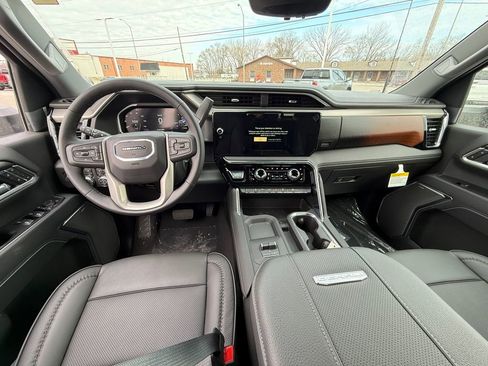 New 2026 GMC Sierra 2500 Denali w/ Denali Reserve Package image 12