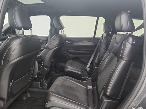 Used 2023 Jeep Grand Cherokee L Laredo AWD/4WD image 35