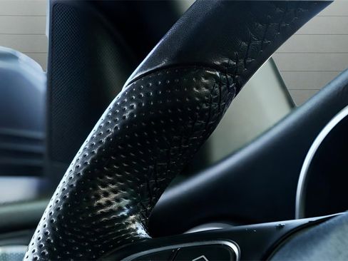 Used 2018 Mercedes-Benz GLC 300 4MATIC image 37