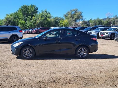 Used 2019 Toyota Yaris LE FWD image 2