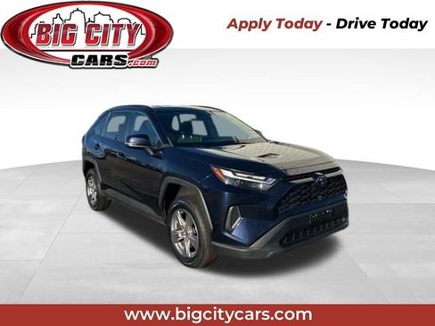 Used 2022 Toyota RAV4 XLE image 1