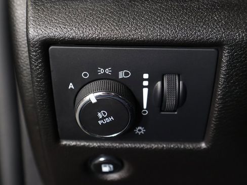 Used 2021 Jeep Grand Cherokee Limited X image 42