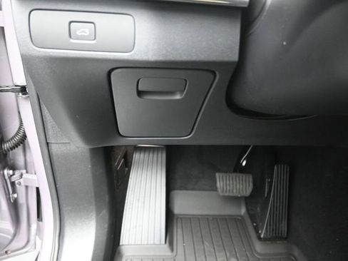 New 2026 Volvo XC90 B6 Plus w/ Protection Package Premier image 16