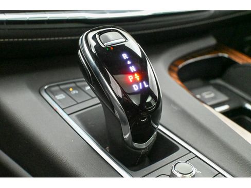 Used 2023 Cadillac Escalade Premium Luxury image 46