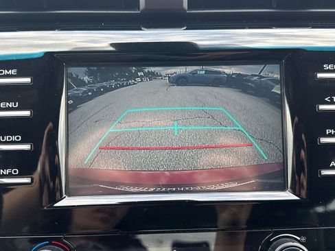 Used 2018 Toyota Camry SE image 20