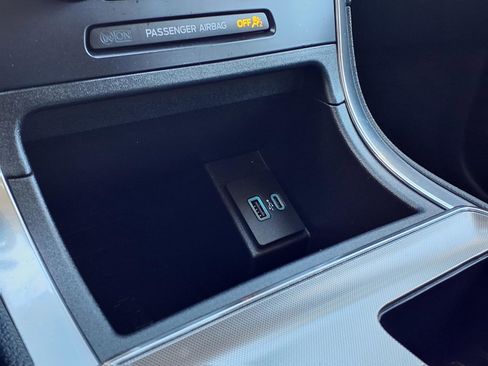 Certified 2023 Ford Edge Titanium image 13