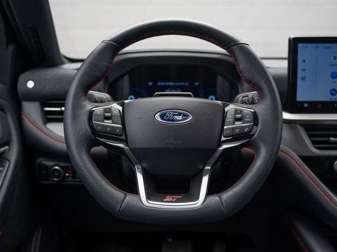 Used 2025 Ford Explorer ST AWD/4WD image 24