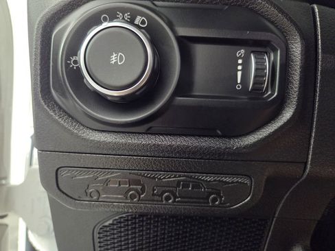 Used 2024 Jeep Wrangler Unlimited Sport AWD/4WD image 18