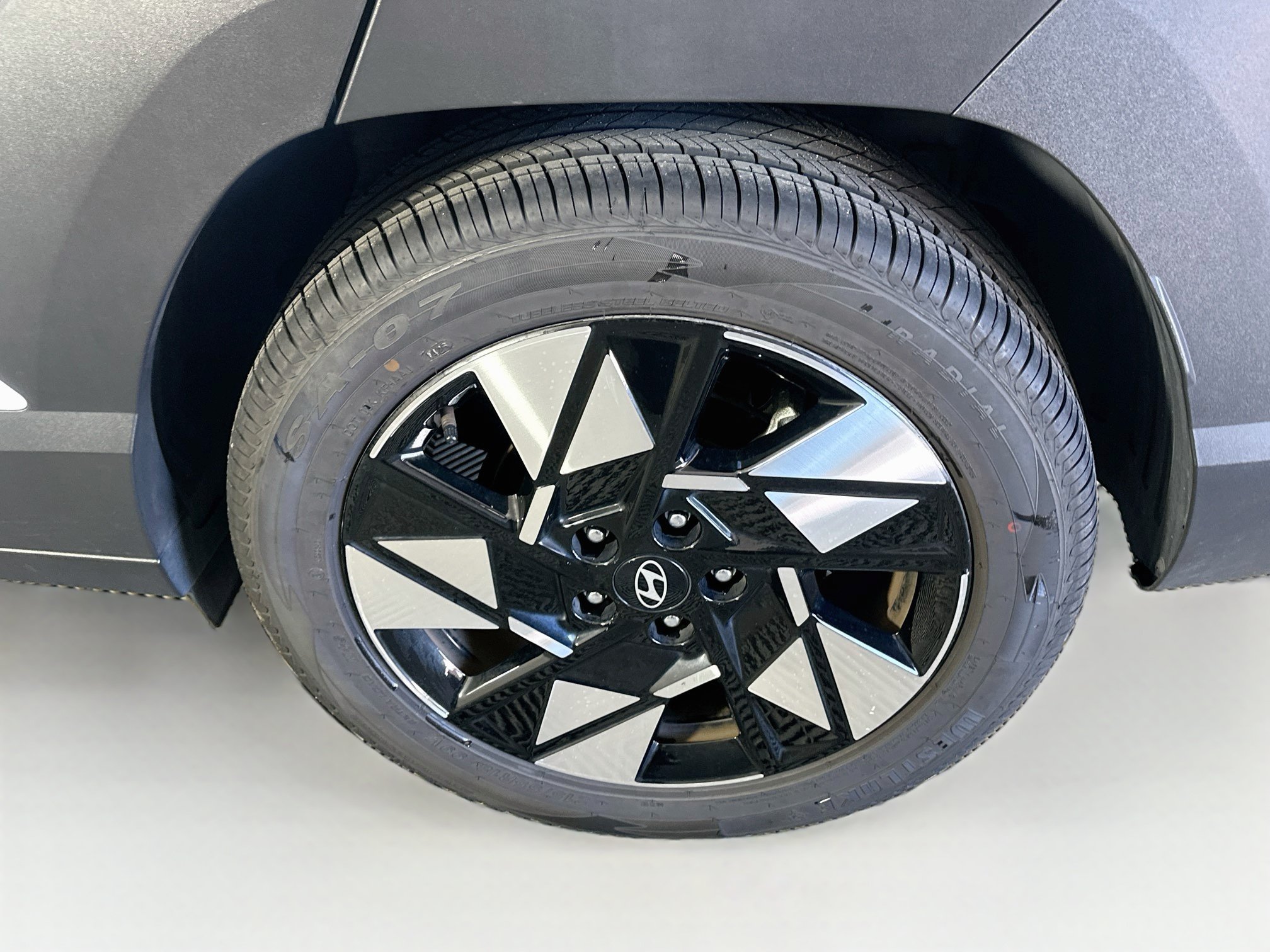 Used 2025 Hyundai Kona SEL FWD image 11