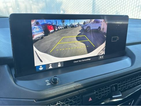 Used 2023 Honda Accord Sport image 9